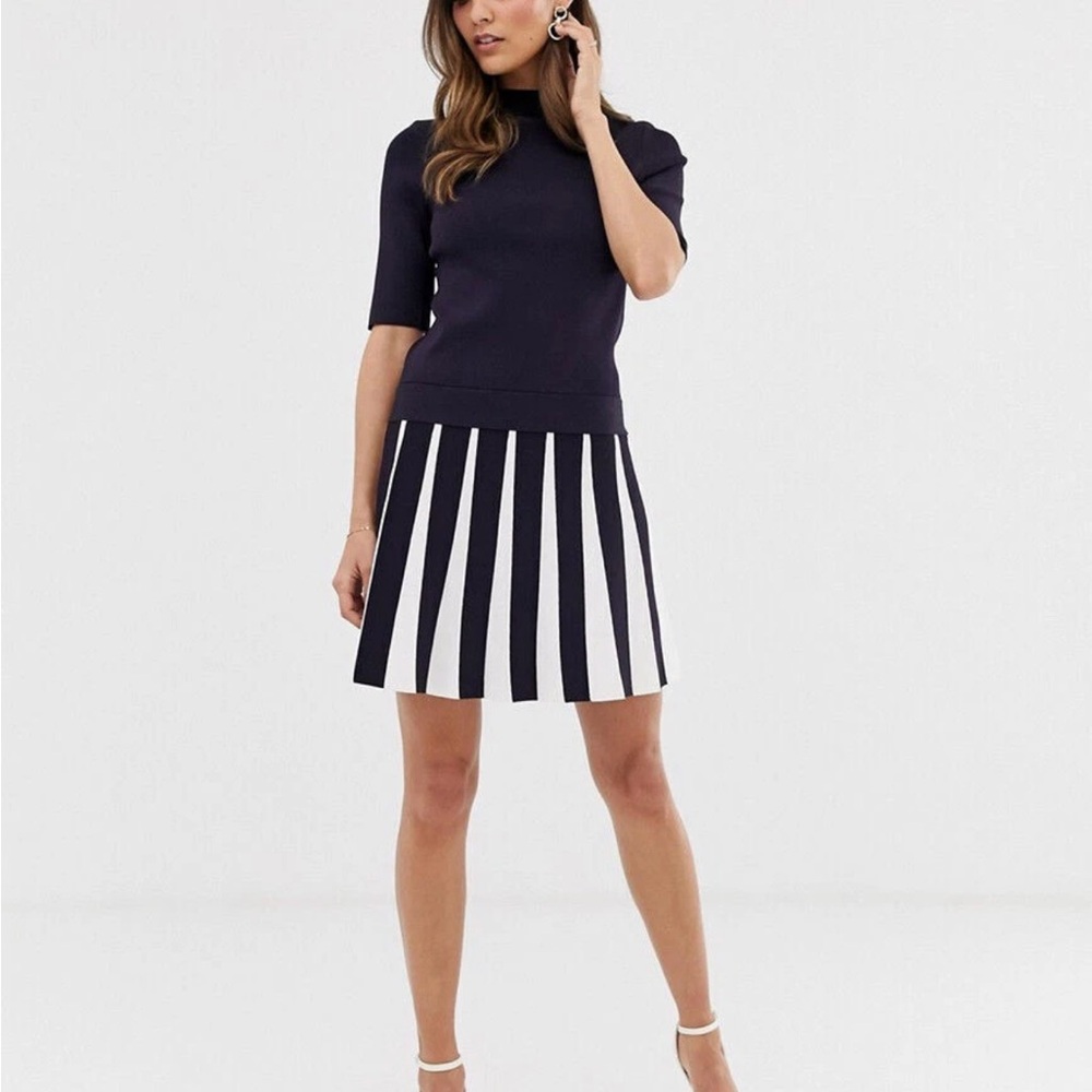 TED BAKER London Hethia stretch highneck 
Knit Skater Dress  Size 0 (US 2) - Picture 5 of 11